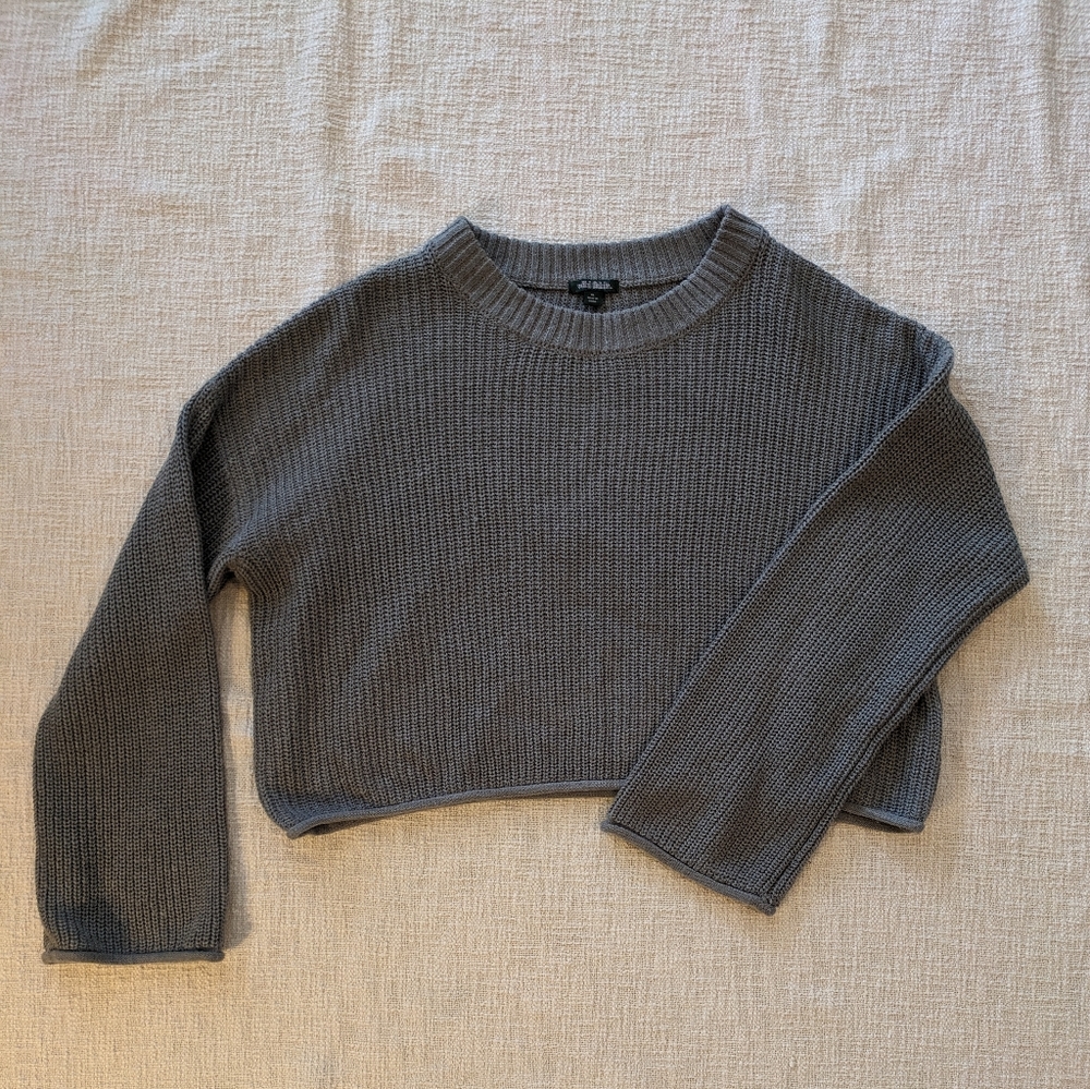 Crop Knit Pullover Sweater in Gray